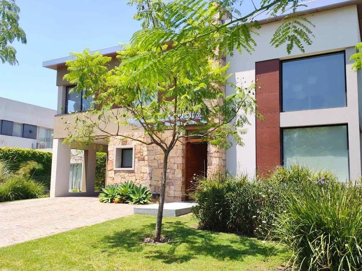 Venta Casa 4 Ambientes con piscina Nuevo Quilmes 5