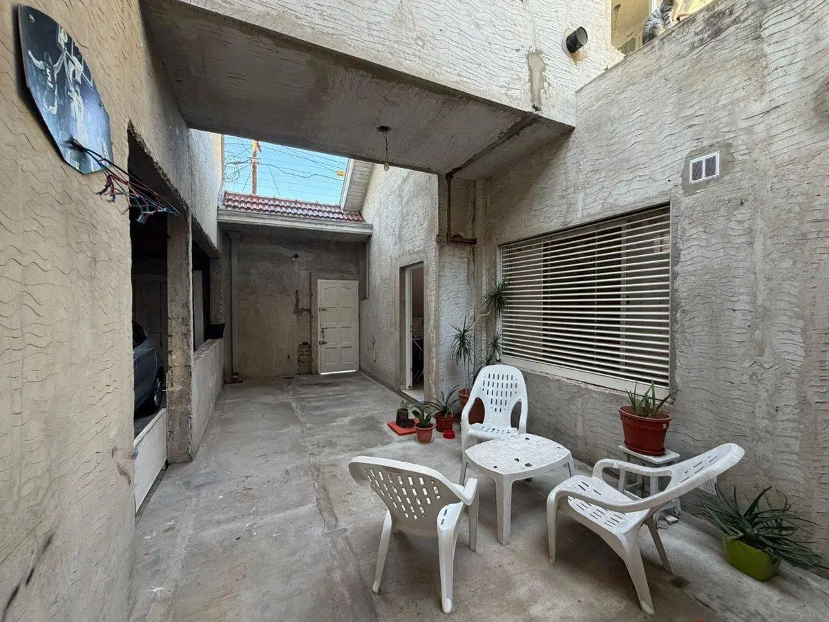 VENTA CASA 5 AMB CON COCHERA Y PATIO BERNAL 3