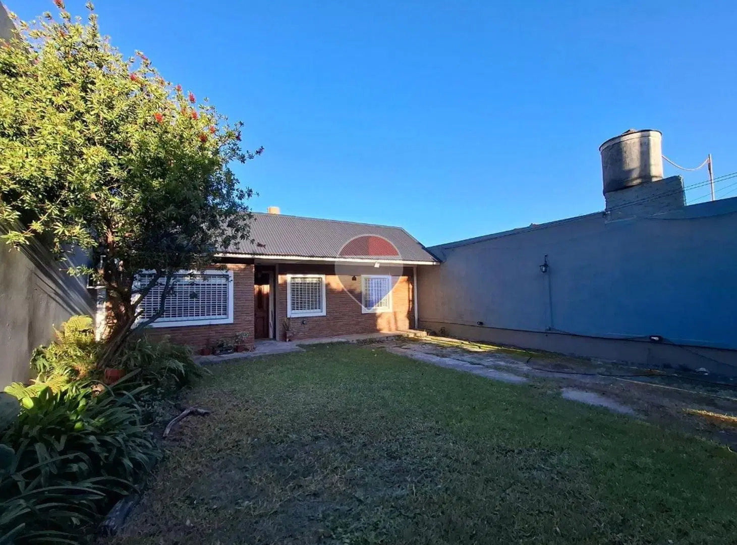 VENTA CASA 4 AMB C/COCHERA QUILMES APTO CREDITO 2