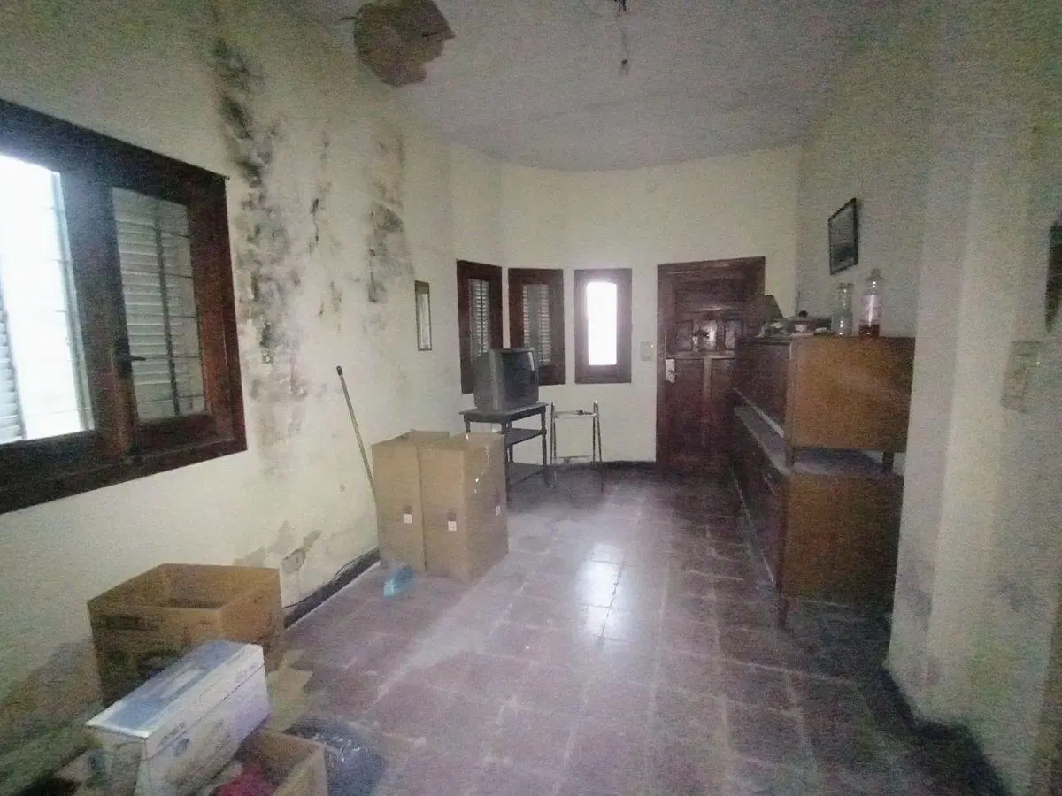 VENTA LOTE CON CASA A RECICLAR QUILMES 3