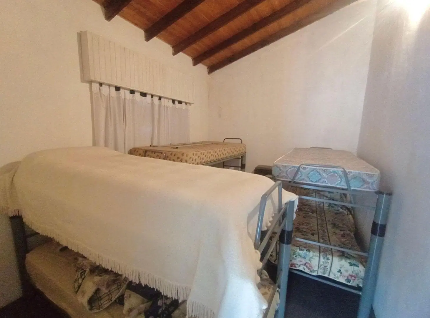 VENTA CASA 8 AMB CON PATIO BERAZATEGUI 4