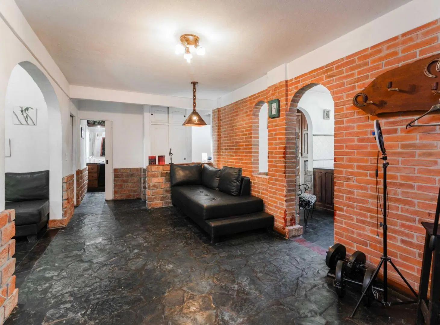 CASA EN VENTA 4 AMB COCHERA,JARDIN,PILETA QUILMES 4