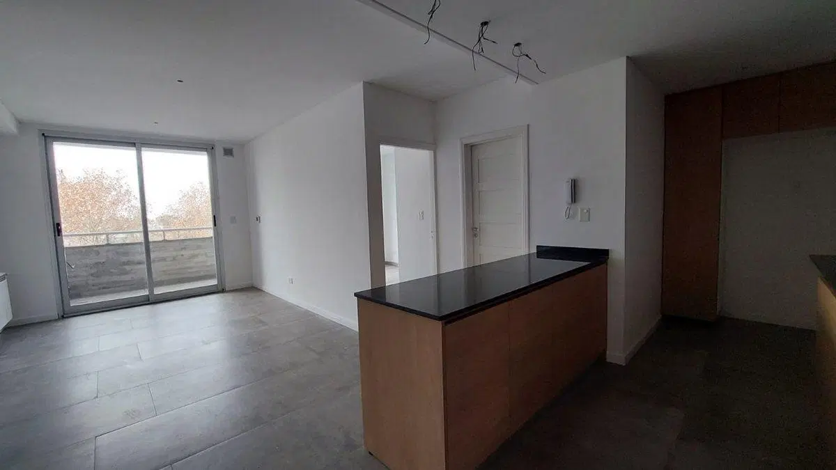 Departamento Venta dos ambientes Bernal cochera 4