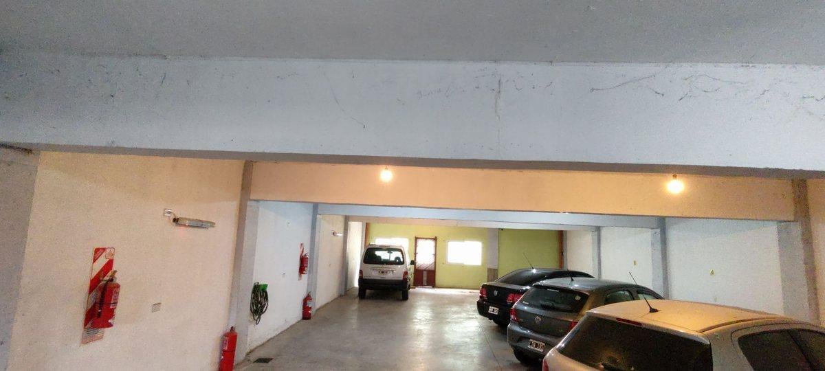 VENTA DEPOSITO GALPON LOSA COCHERA BERNAL QUILMES