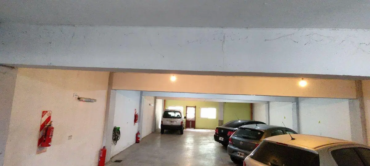 VENTA DEPOSITO GALPON LOSA COCHERA BERNAL QUILMES 4