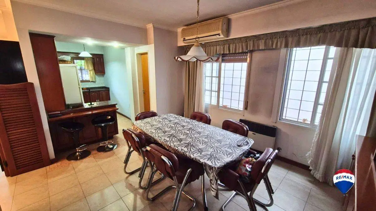 CASA 4 AMBIENTES CON GARAJE Y PATIO EN QUILMES 2