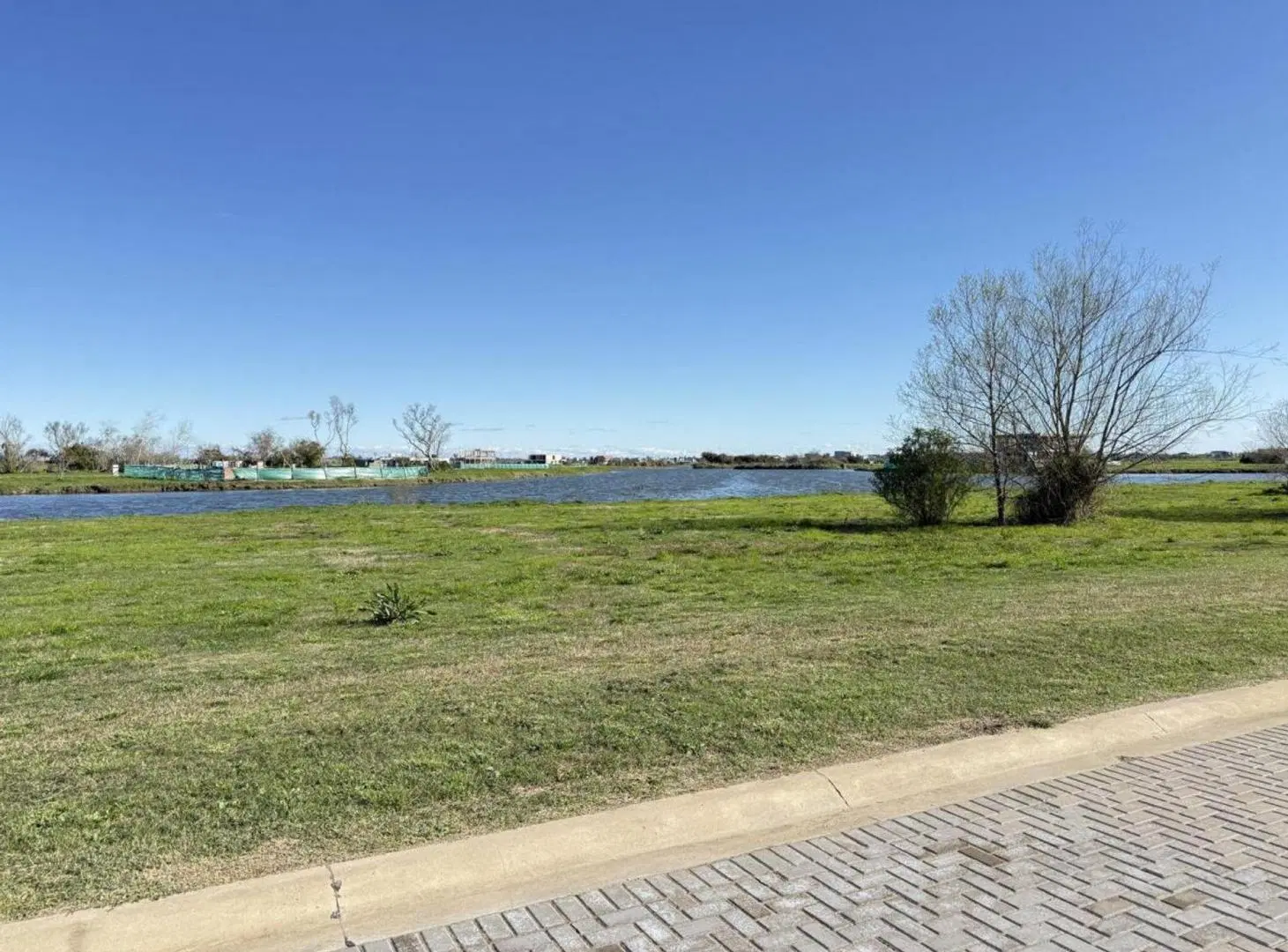 VENTA LOTE ELCANO HUDSON CON FONDO A LA LAGUNA 3