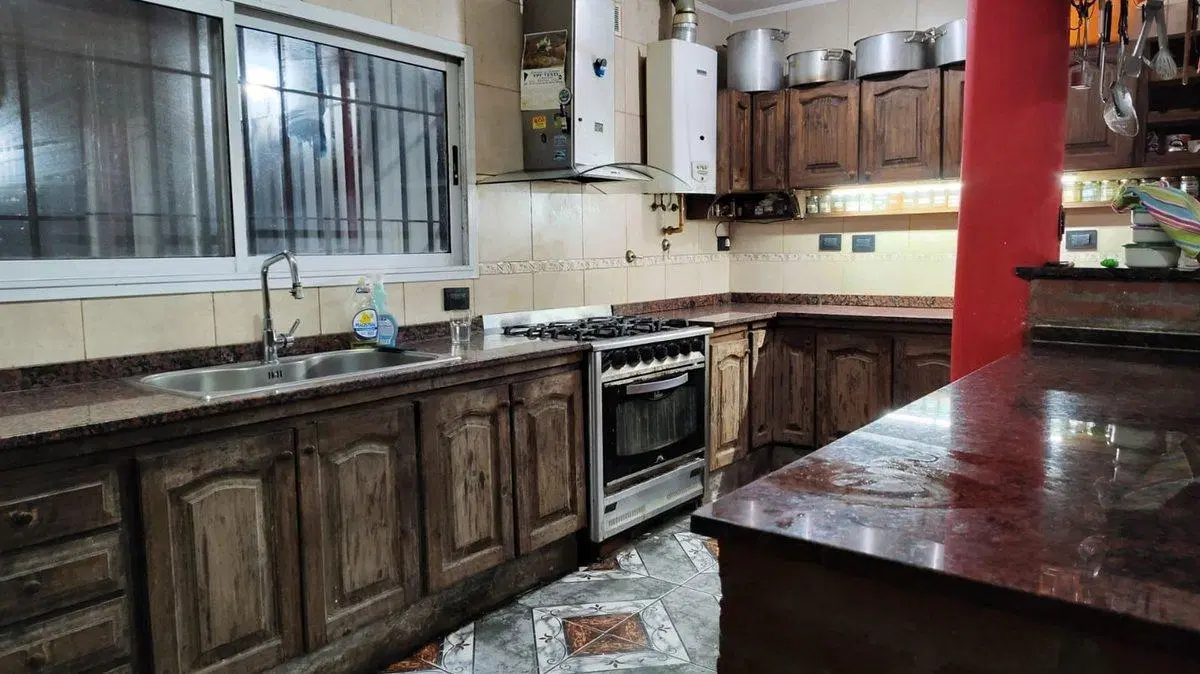 VENTA CASA 6AMB QUINCHO PARQUE PILETA BERNAL OESTE 5