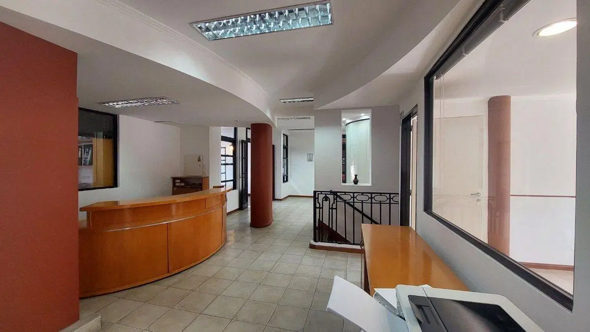 OFICINAS con DEPOSITOS VENTA CABA 5