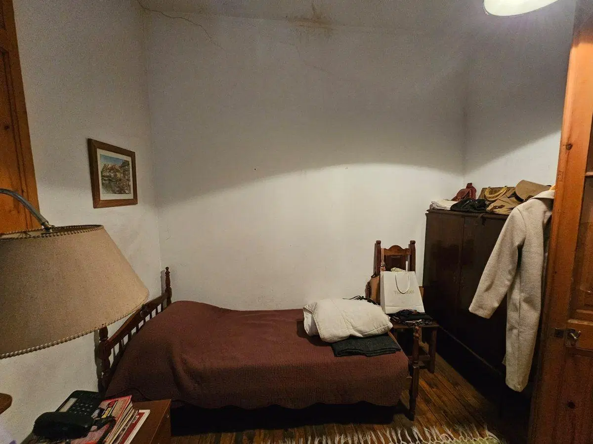 VENTA CASA 3 AMBIENTES CON PATIO Y COCHERA QUILMES 5