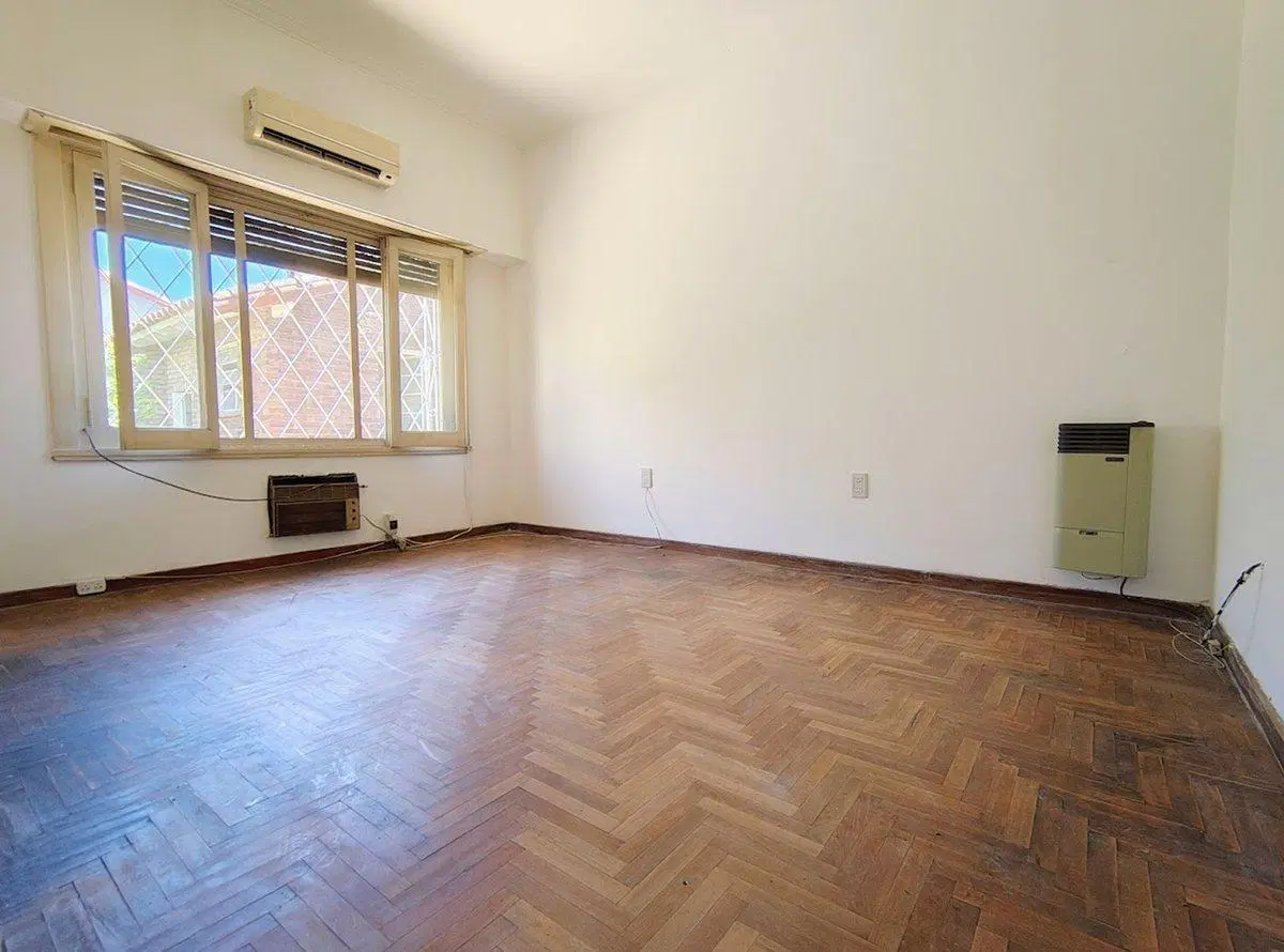 VENTA CASAS 4 AMB. QUILMES 2 PLANTAS GARAGE PARQUE 3
