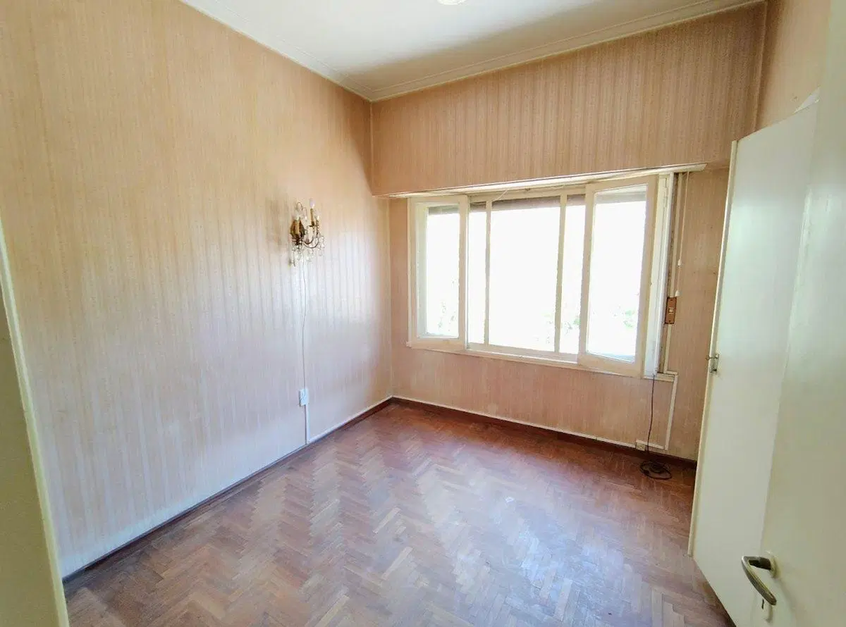 VENTA CASAS 4 AMB. QUILMES 2 PLANTAS GARAGE PARQUE 4