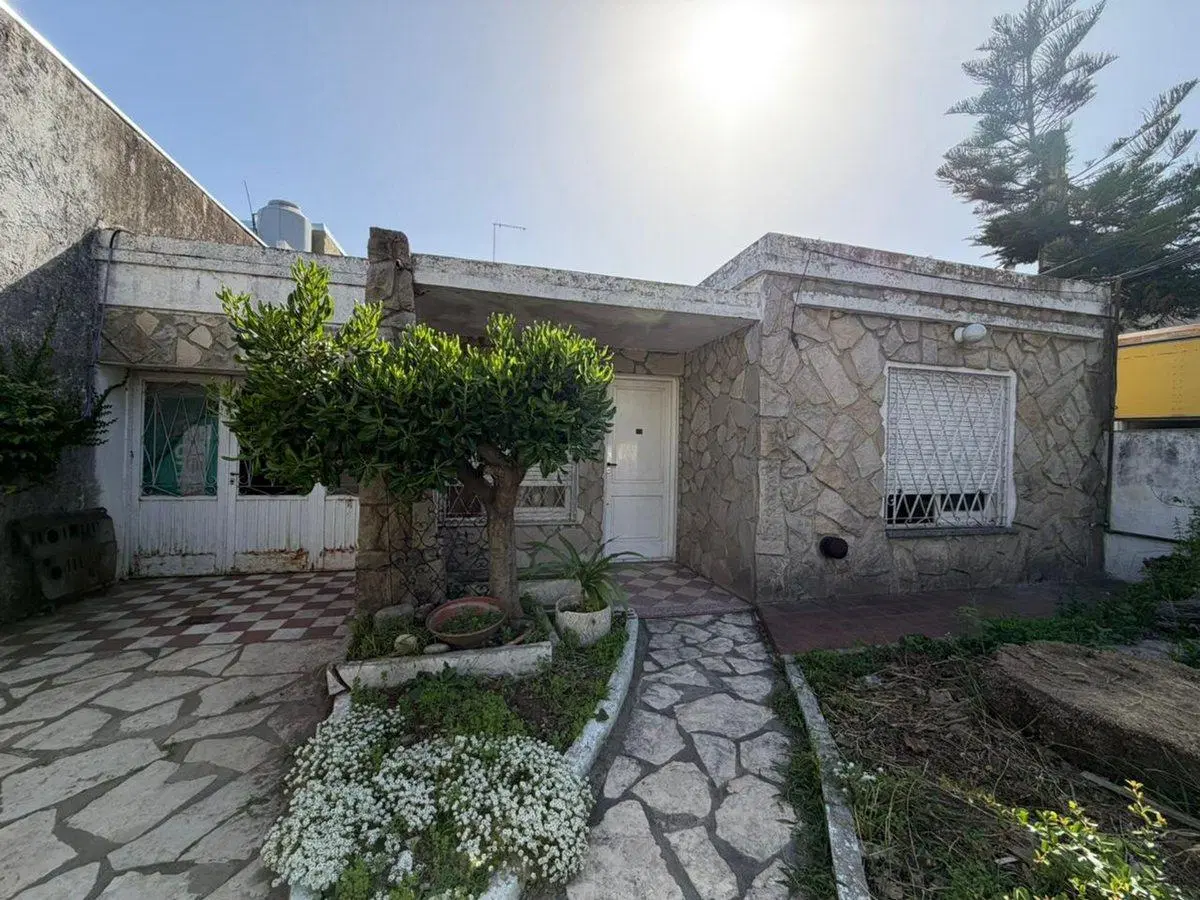 VENTA CASA 3 AMBIENTES EN BERAZATEGUI 2