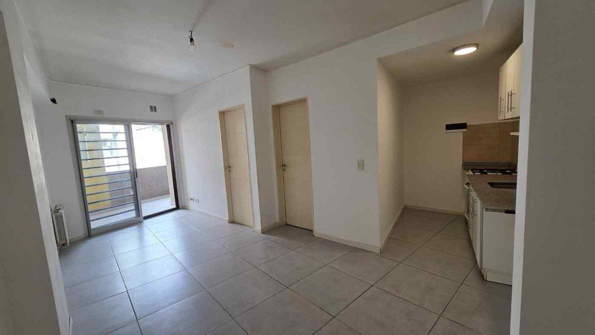 Foto de VENTA DPTO 2 AMB COCHERA BERNAL CENTRO, imagen 1