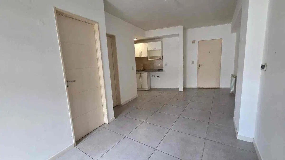 VENTA DPTO 2 AMB COCHERA BERNAL CENTRO 4