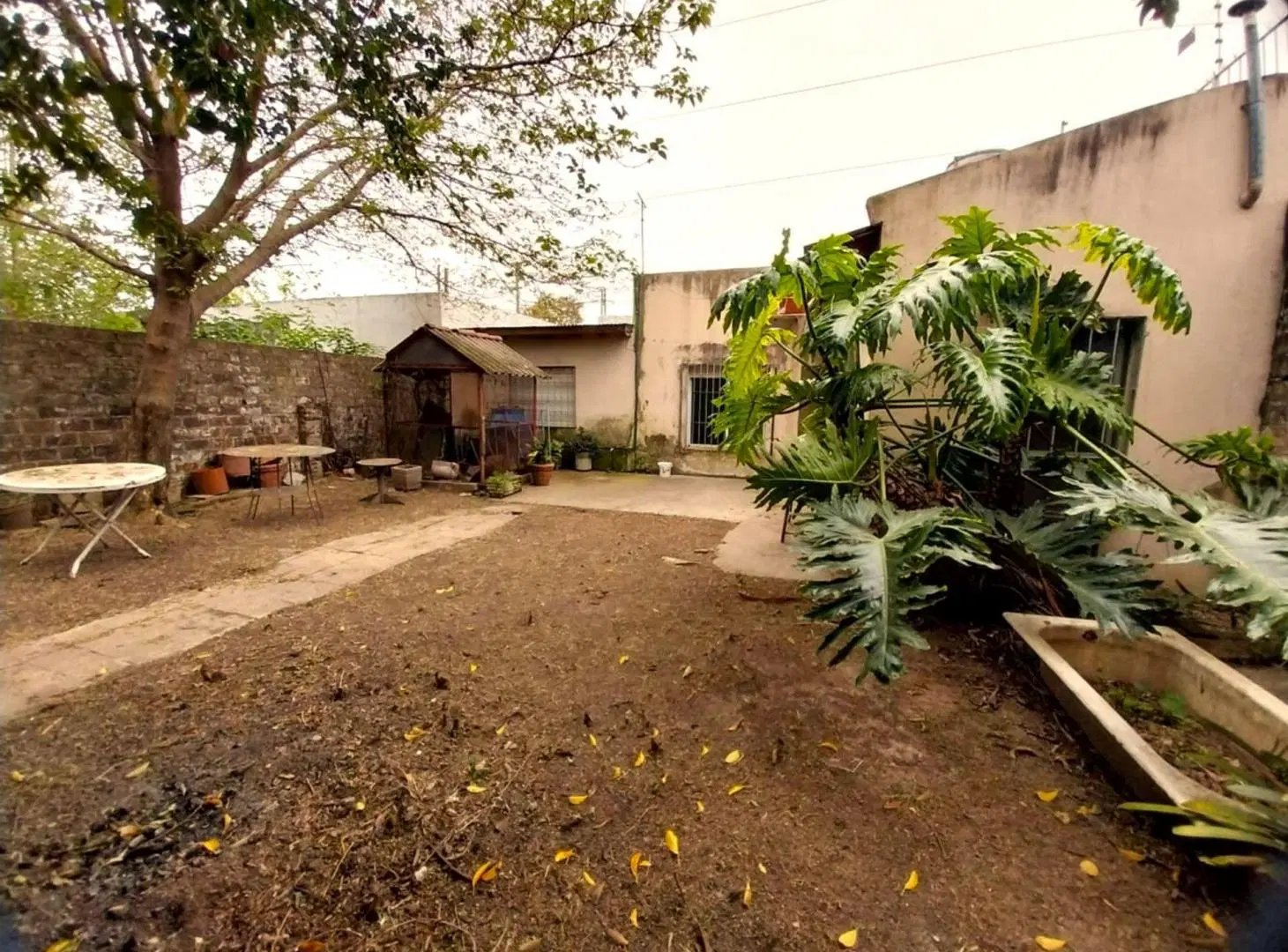 VENTA CASA 3 AMB CON PATIO 50.000 + CUOTAS, BERNAL 3