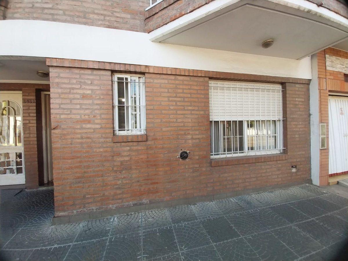 Foto de VENTA DEPTO 3 AMBIENTES EN PLANTA BAJA WILDE, imagen 1