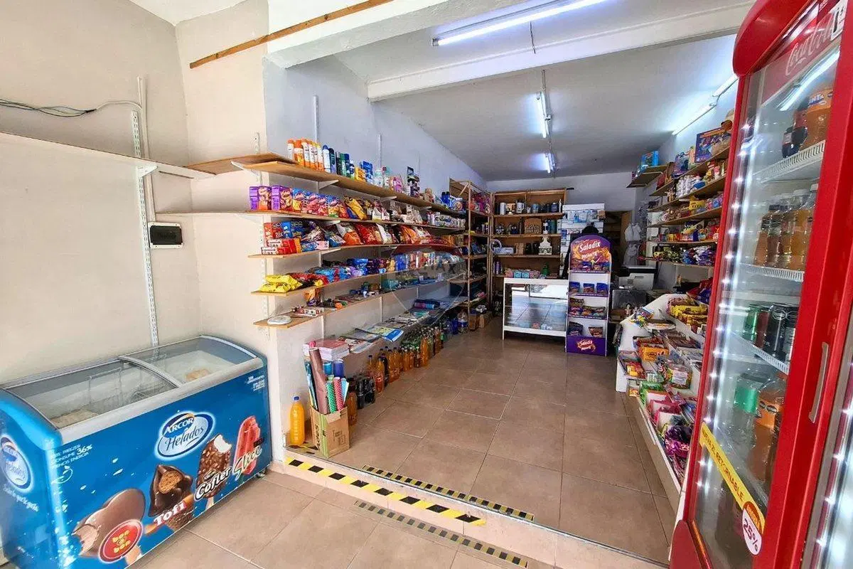 LOCAL EN VENTA QUILMES OESTE - EXCELENTE UBICACION 4