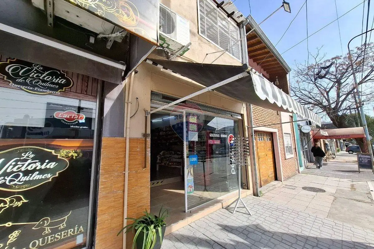 LOCAL EN VENTA QUILMES OESTE - EXCELENTE UBICACION 2