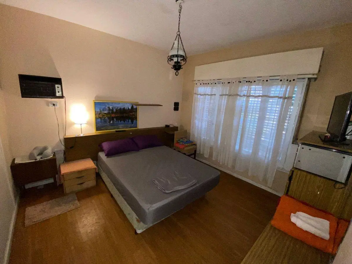 VENTA CASA 3 AMBIENTES CON COCHERA BERNAL OESTE 4