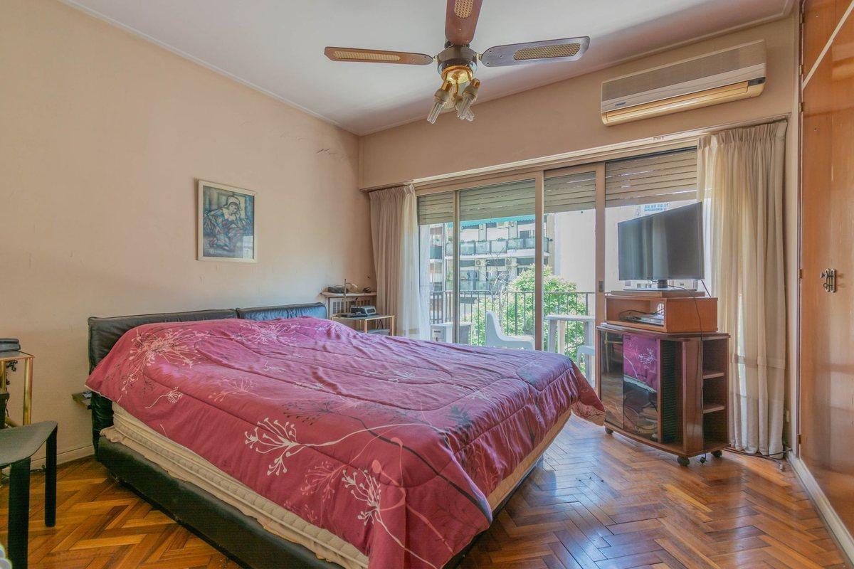 Foto de VENTA DEPTO DE 4 AMB CON DEPEND DE SERV Y COCHERA, imagen 2