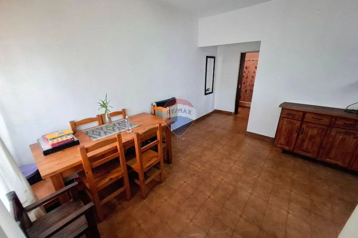 VENTA PH 2 AMBIENTES CON PATIO QUILMES ESTE 4