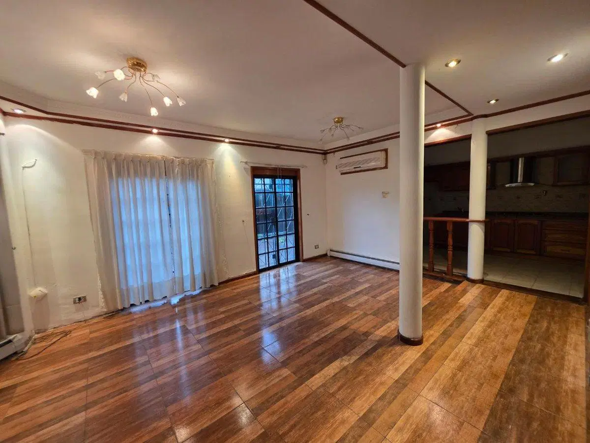Venta Casa tipo duplex 5 amb en Quilmes. 3
