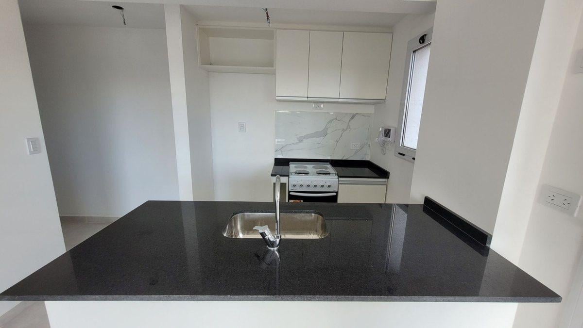 Foto de VENTA DEPTO 2 AMB A ESTRENAR CON COCHERA. QUILMES, imagen 2