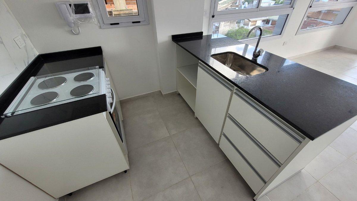 Foto de VENTA DEPTO 2 AMB A ESTRENAR CON COCHERA. QUILMES, imagen 5