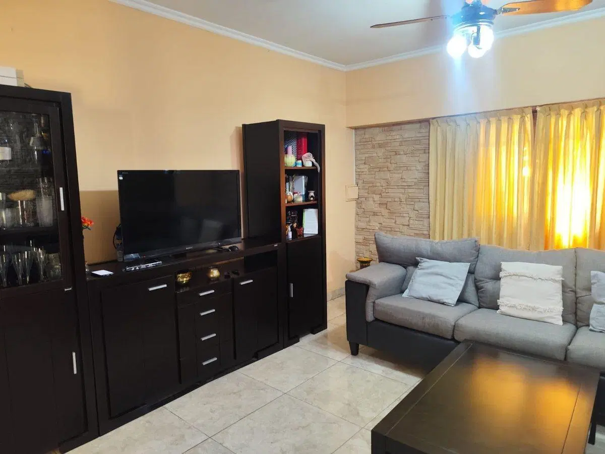 VENTA CASA 4 AMB CON PATIO COCHERA BERNAL 4