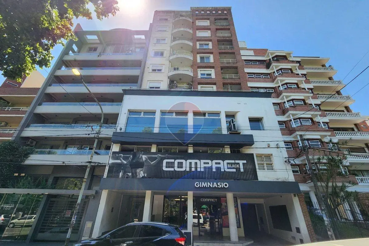 Venta Depto 2amb balcón terraza fte. Plaza Conesa 5
