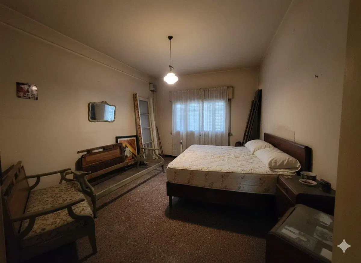 Venta  Casa 7 ambientes  con cochera Sarandí 5