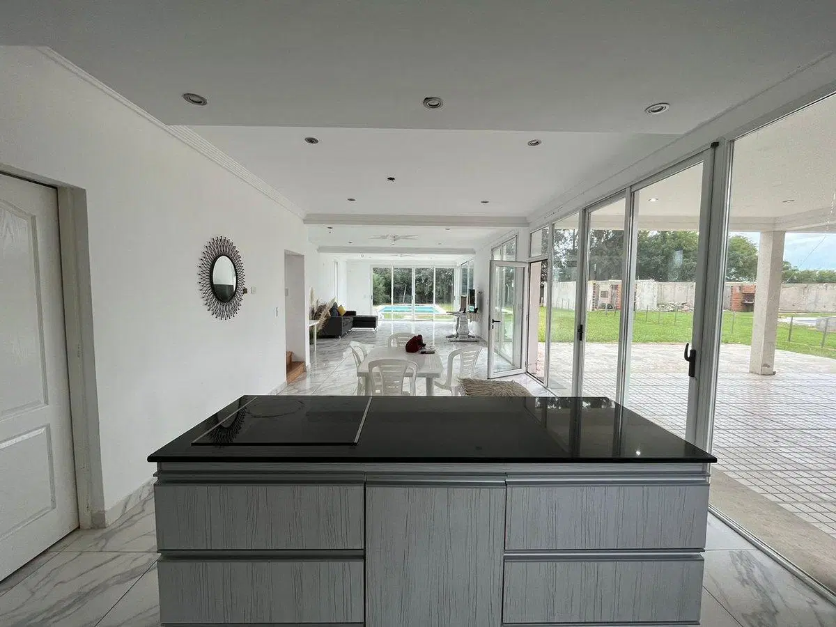 VENTA CASA QUINTA CHASCOMUS CON CABAÑAS Y PISCINA 4