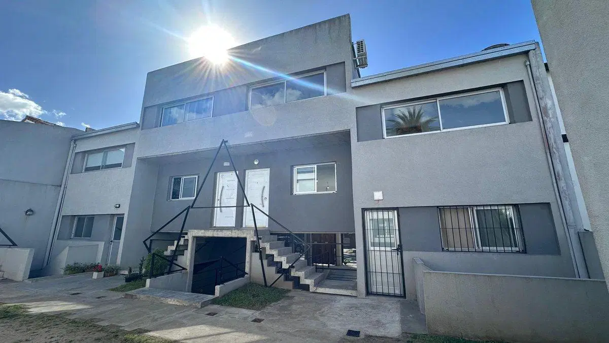 DEPARTAMENTO 3 AMBIENTES CON COCHERA EN QUILMES 2