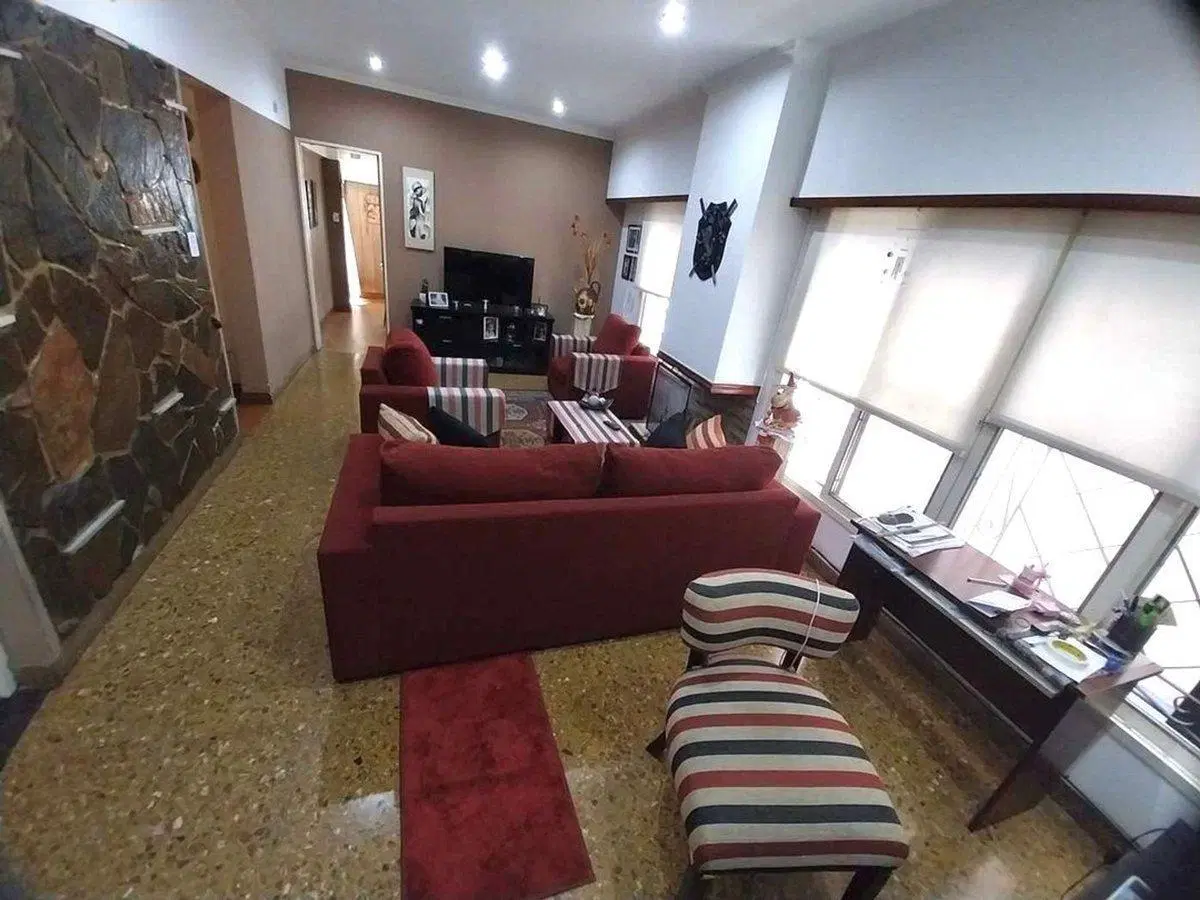 VENTA CASA 3 AMB CON COCHERA PATIO Y QUINCHO GERLI 2