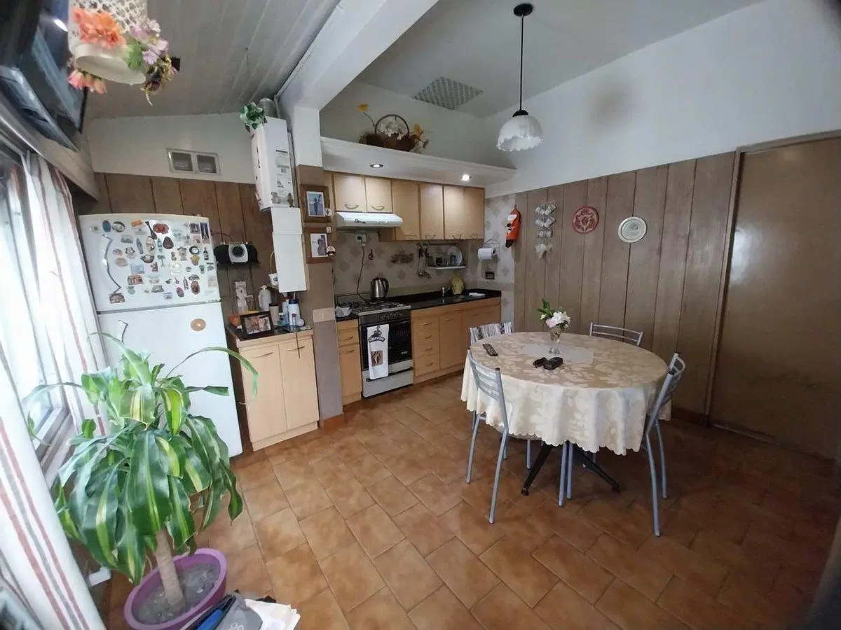 VENTA CASA 3 AMB CON COCHERA PATIO Y QUINCHO GERLI 3