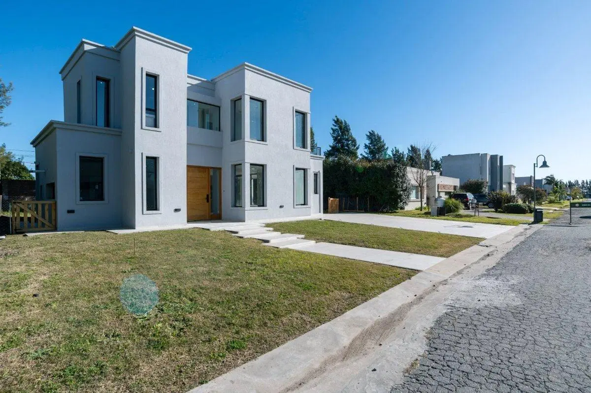 Casa en venta barrio Las Golondrinas Hudson 3