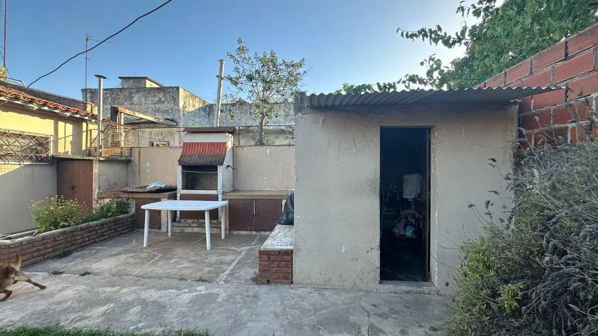 Venta Casa 2 amb. c/patio y cochera 3