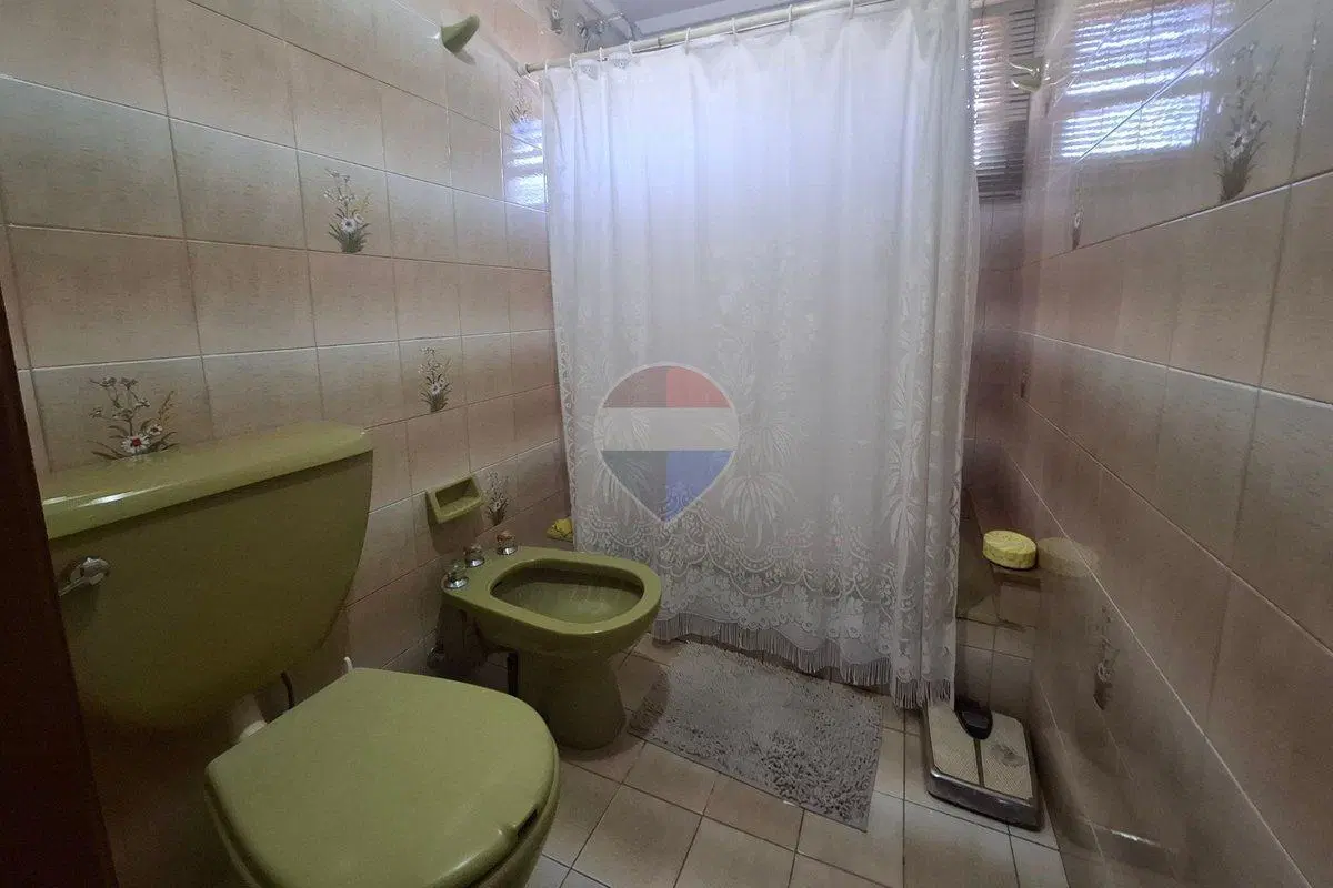 Venta Casa, Galpon, Quincho en Quilmes Este 3