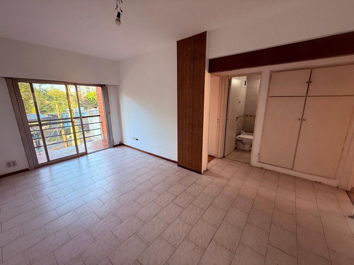 Foto de Departamento 3 ambientes c/ balcón Centro de Wilde, imagen 4