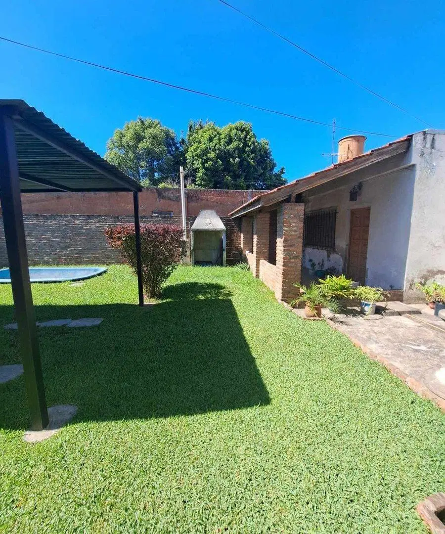 VENTA CASA 4 AMBIENTES EN BARRIO PARQUE CALCHAQUI 2