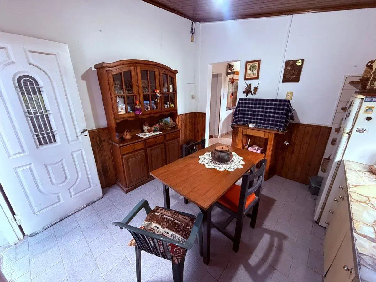 VENTA CASA 4 AMBIENTES EN BARRIO PARQUE CALCHAQUI 5