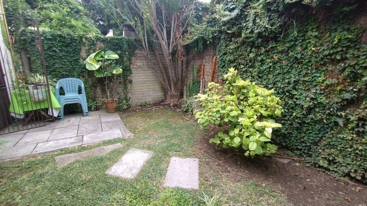 Venta casa 3 ambientes con jardín en Bernal 4