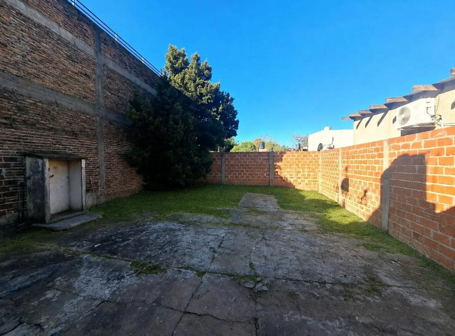 VENTA CASA 3 AMB CON PATIO Y LOCAL, BERAZATEGUI 4