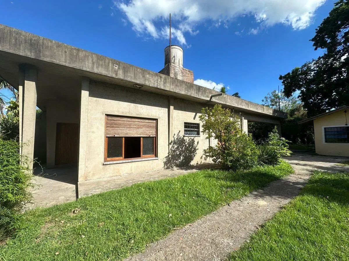 VENTA CASA Y  LOTE LINDERO BERAZATEGUI 3