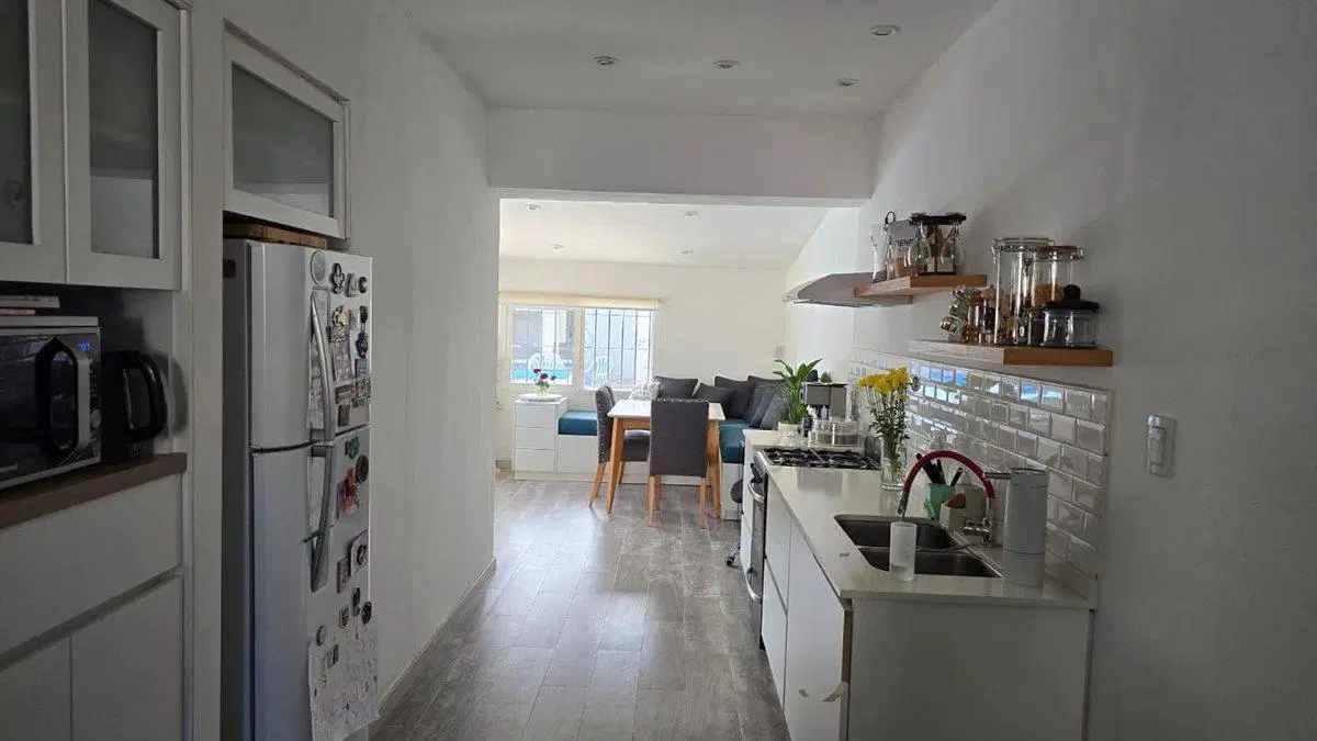 VENTA CASA 3 AMBIENTES CON COCHERA EN QUILMES 3