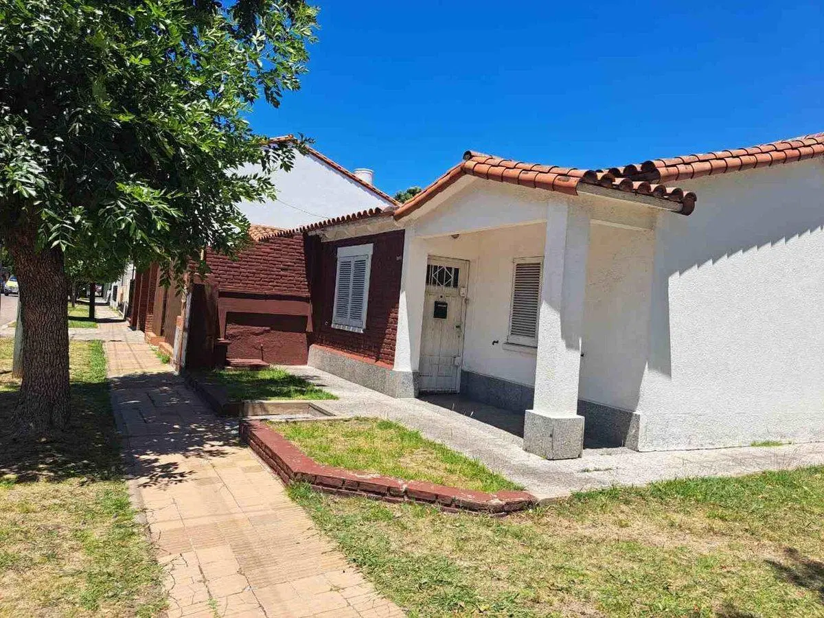 VENTA CASA 3 AMB. CON COCHERA EN QUILMES OESTE 4