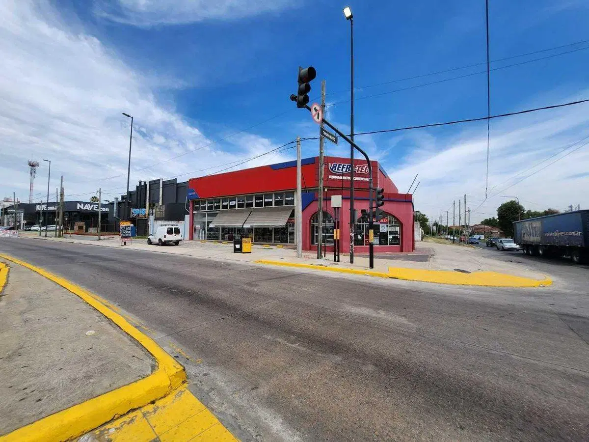 ALQUILER LOCAL DEPÓSITO TERRENO QUILMES 2390m2 4
