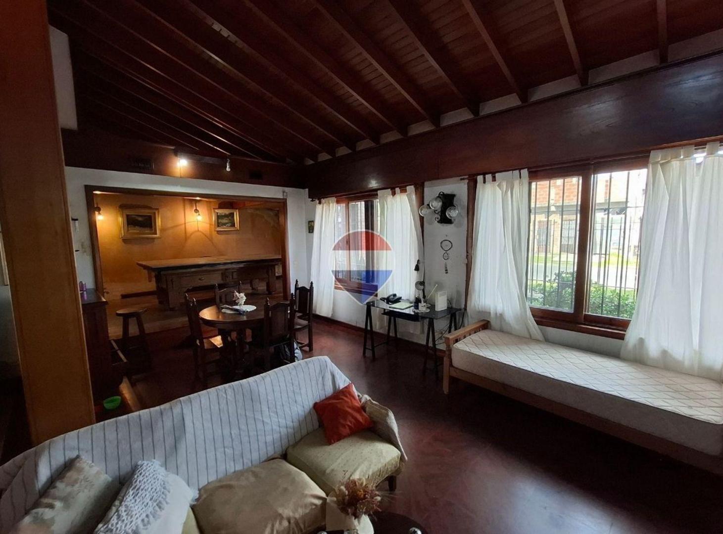 Foto de VENTA CASA 4 AMB COCHERA Y PILETA VILLA LA FLORIDA, imagen 5