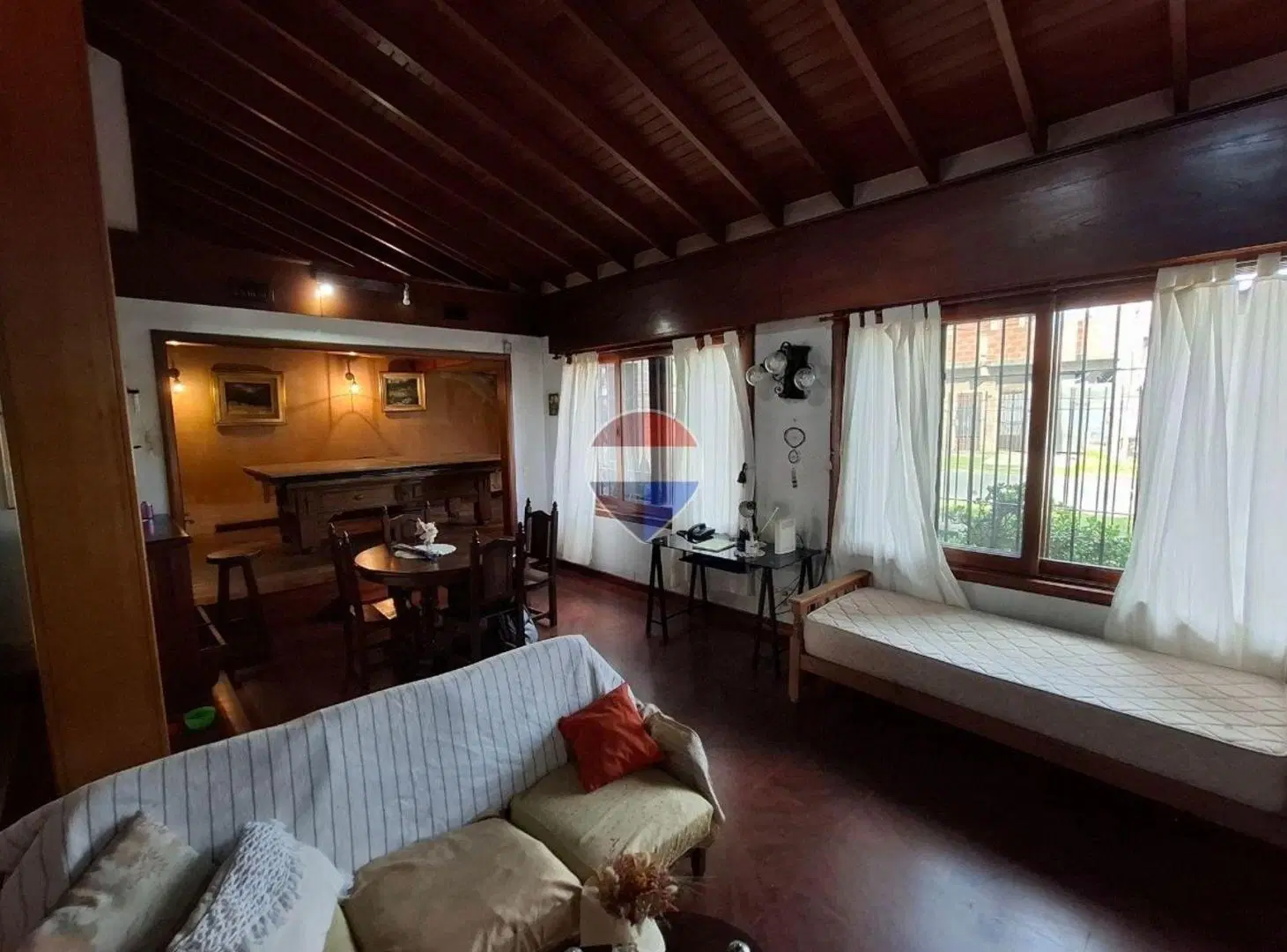 VENTA CASA 4 AMB COCHERA Y PILETA VILLA LA FLORIDA 5